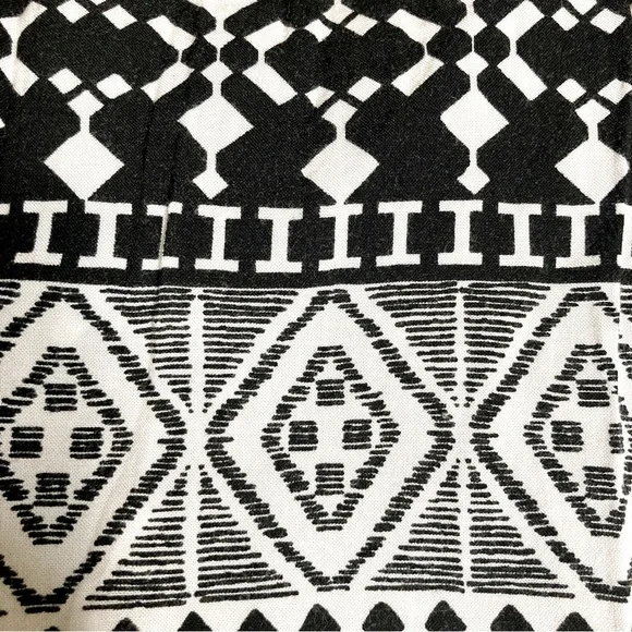 Mossimo Black & White Aztec Pattern Long Sleeve Boat Neck Dress - Size M - Picture 8 of 9